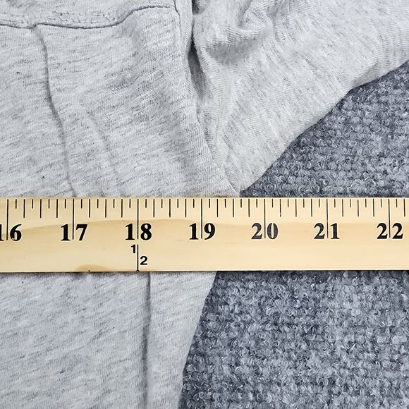 Walt Disney World Shirt Womens Medium Gray Embroidered Logo 3/4 Sleeve Classic - Picture 5 of 16